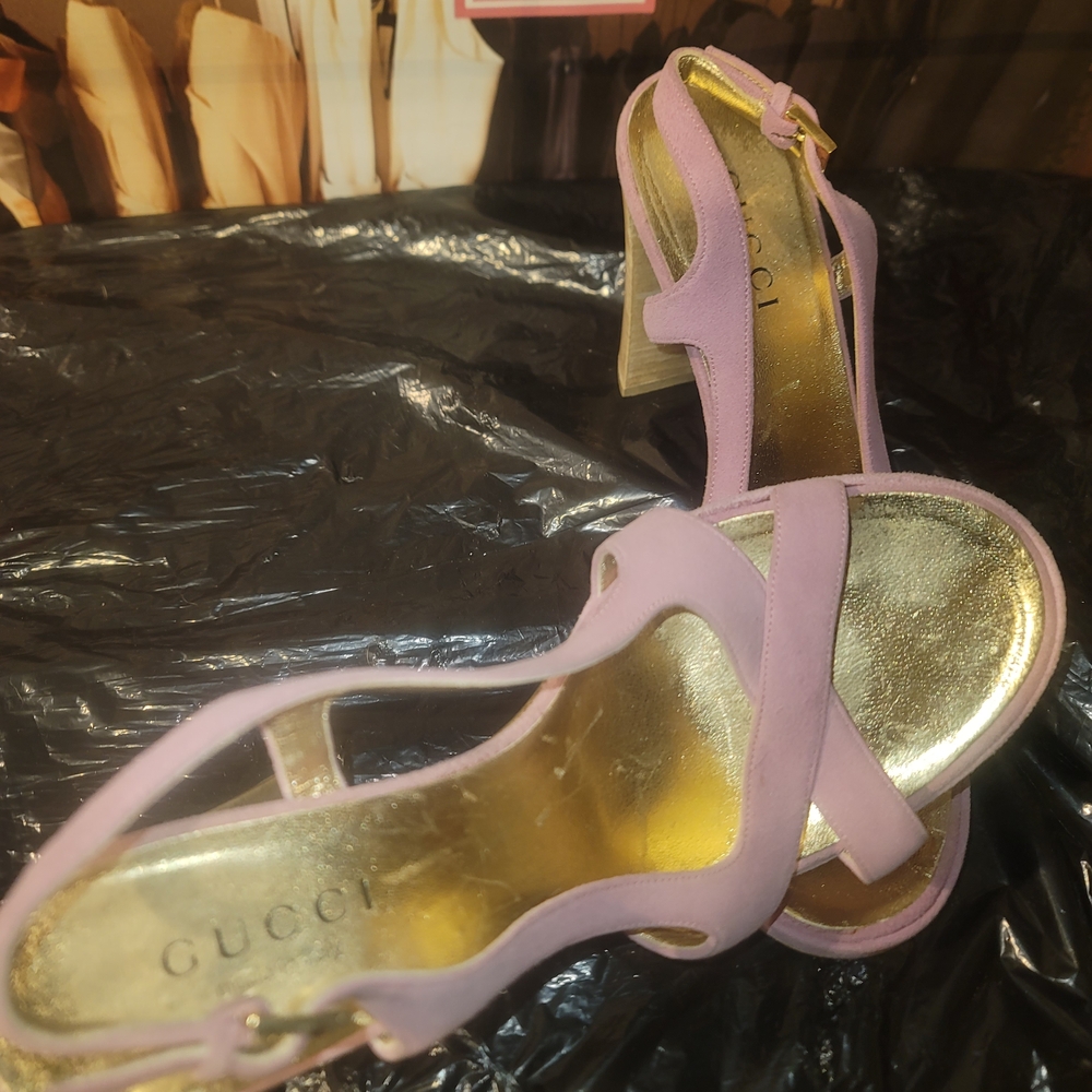 Gucci Women's Lavender Sandals - Picture 2 of 5